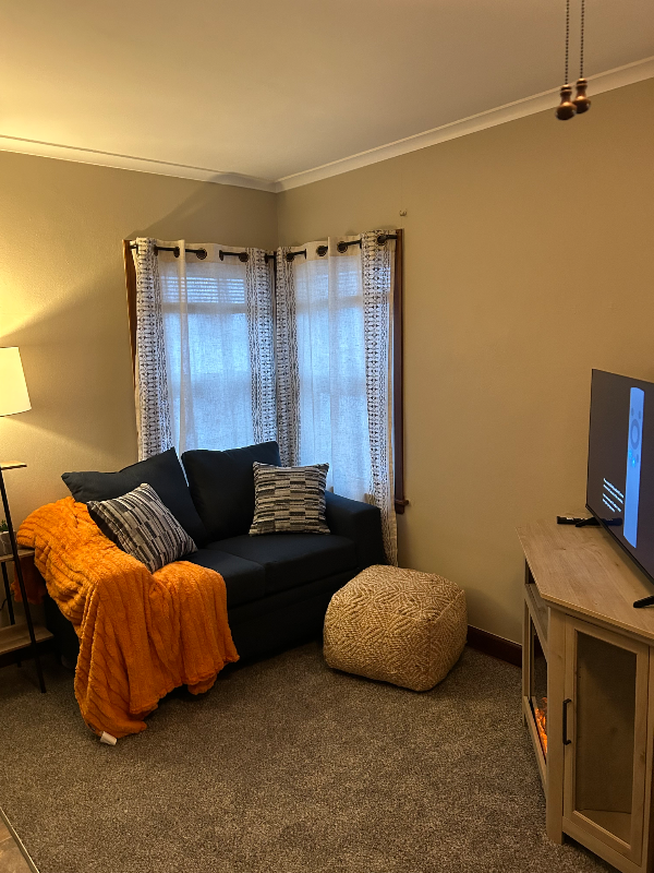 320 W Hayes St #3 - Photo 2 of 10