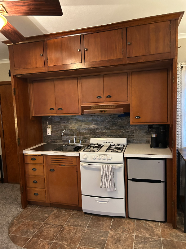 320 W Hayes St #3 - Photo 5 of 10