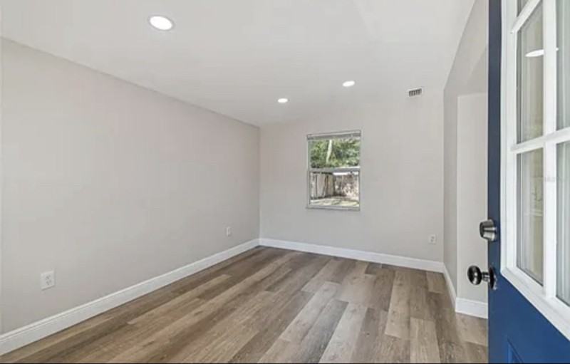 1914 E Crenshaw St - Photo 7 of 21