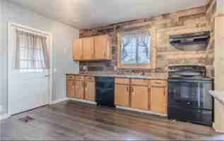 featured image of 148 W Main St