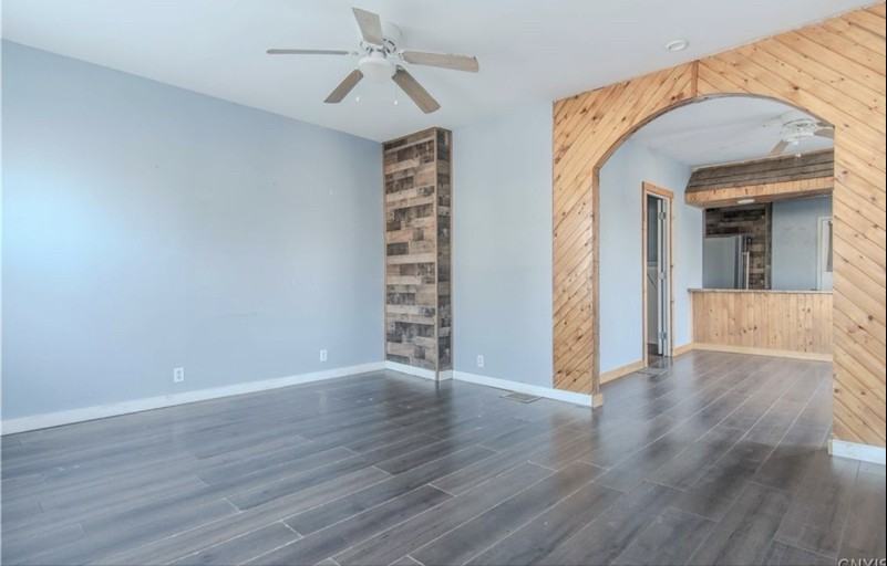 148 W Main St - Photo 3 of 13