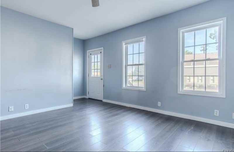 148 W Main St - Photo 5 of 13