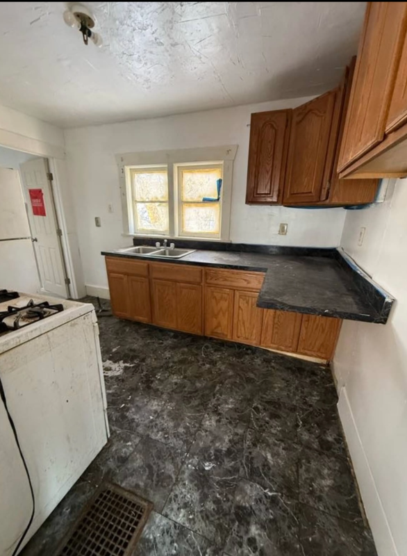 928 W Waggoner St - Photo 4 of 8