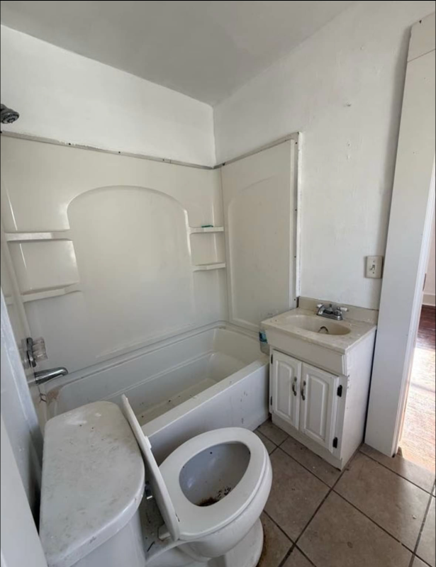 928 W Waggoner St - Photo 5 of 8