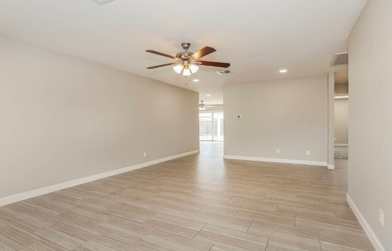 2661 E Manhatton Dr - Photo 2 of 12