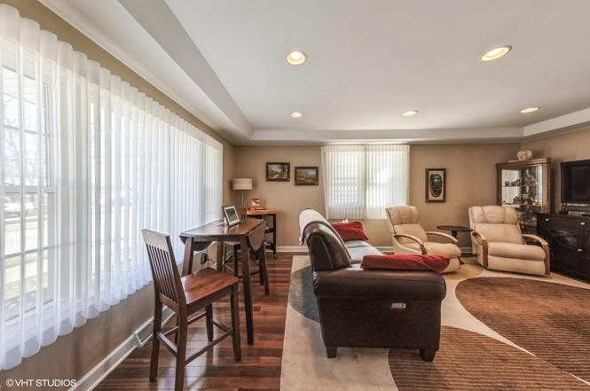 9701 Merton Ave - Photo 5 of 15