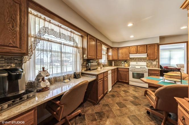 9701 Merton Ave - Photo 7 of 15