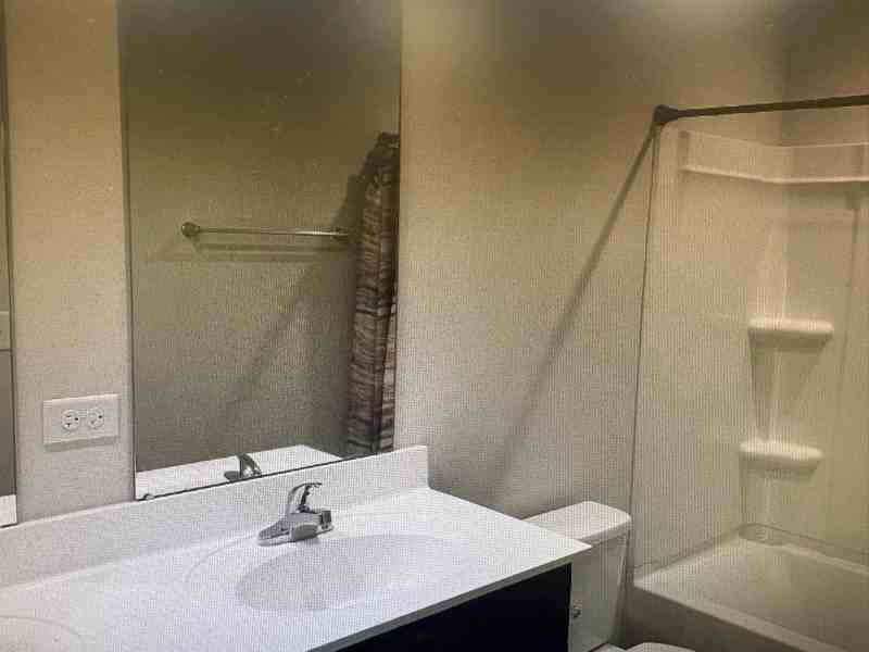 901 Wilson St - Photo 5 of 6