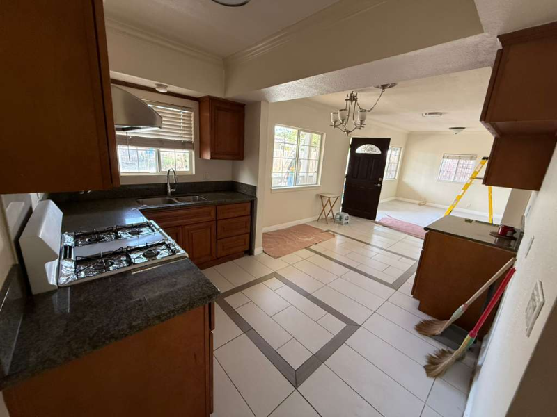 224 Gladys Ave - Photo 2 of 11