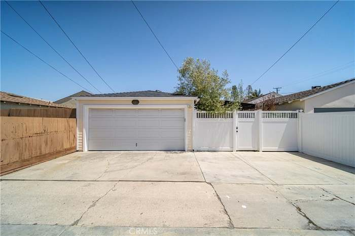 211 Saint Joseph Ave - Photo 2 of 14