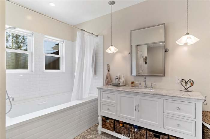 211 Saint Joseph Ave - Photo 7 of 14