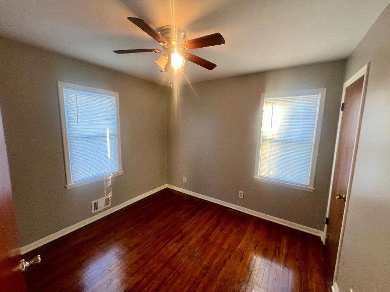 5811 Monrovia St - Photo 6 of 7