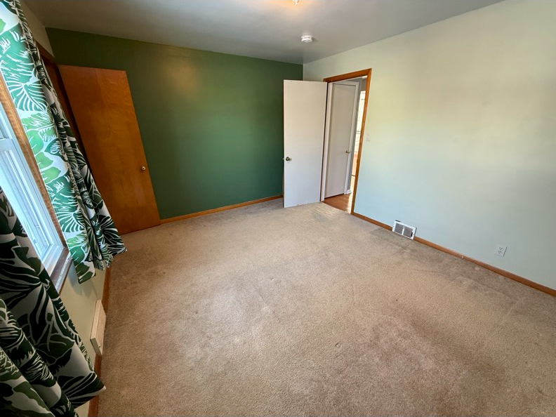 1520 Woodrow Ave - Photo 5 of 13