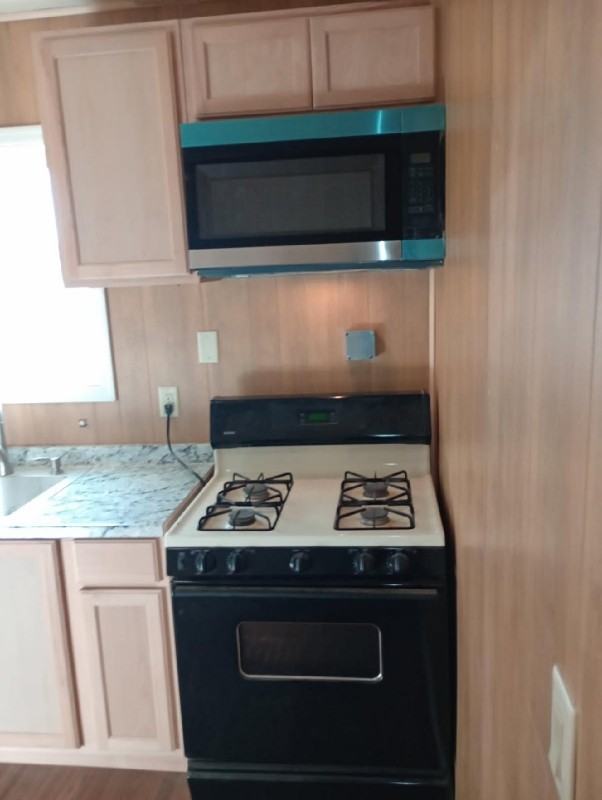 326 E Murphy St - Photo 3 of 5