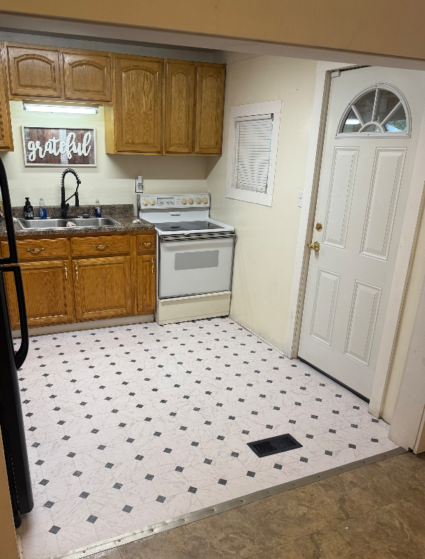 47 Cayce St - Photo 2 of 13