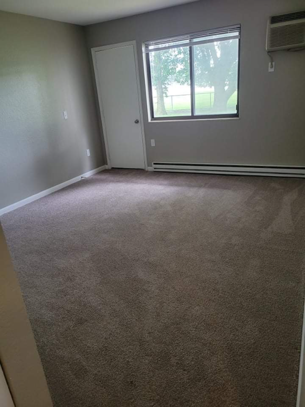 505 N Main St - Photo 4 of 13