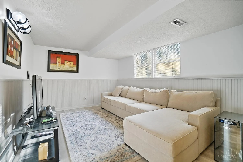 5397 Leatherwood Dr - Photo 3 of 10