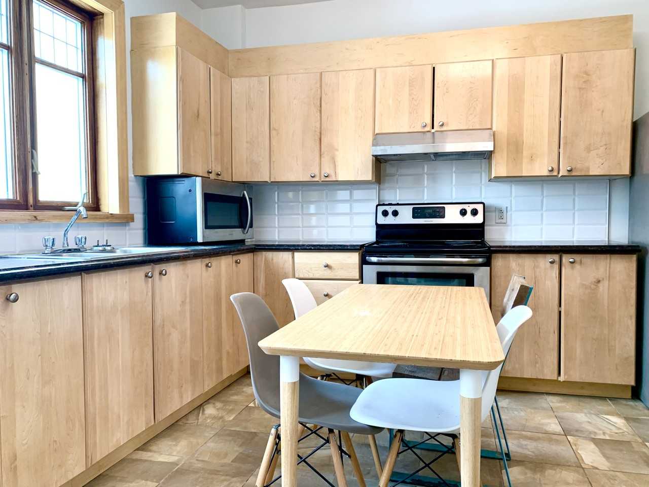 1047 Mont Royal East - Photo 2 of 13