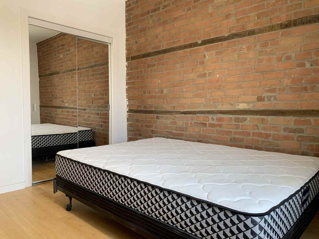 1047 Mont Royal East - Photo 4 of 13