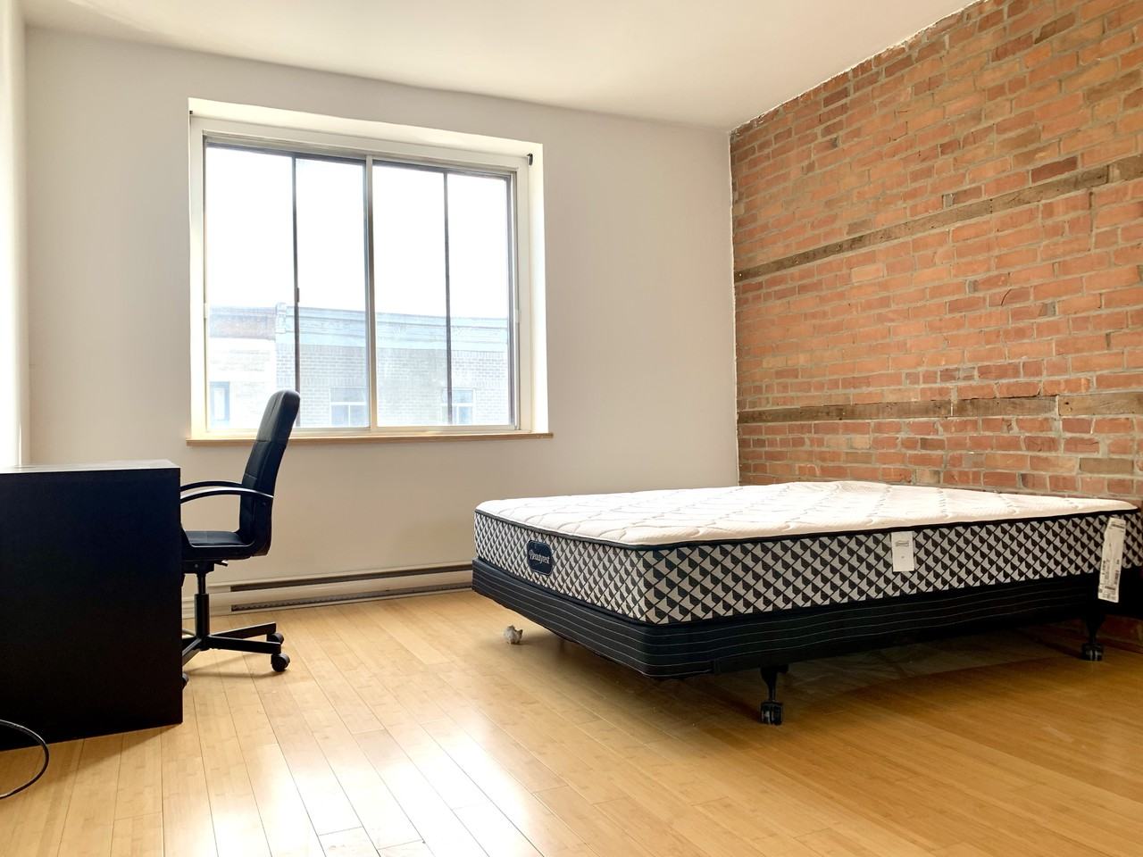 1047 Mont Royal East - Photo 7 of 13