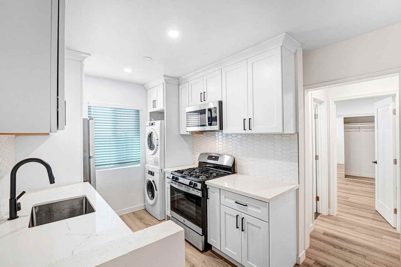 3666 Cardiff - Photo 4 of 29