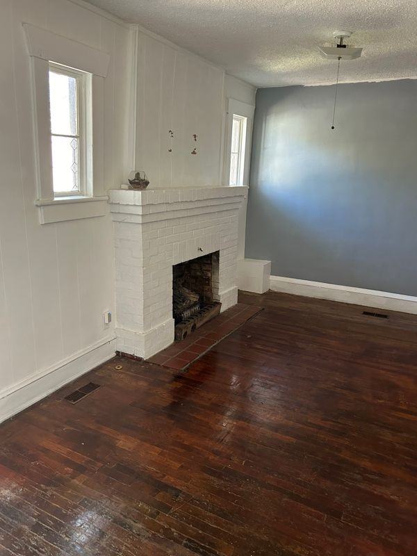 1009 E Leicester Ave - Photo 2 of 15