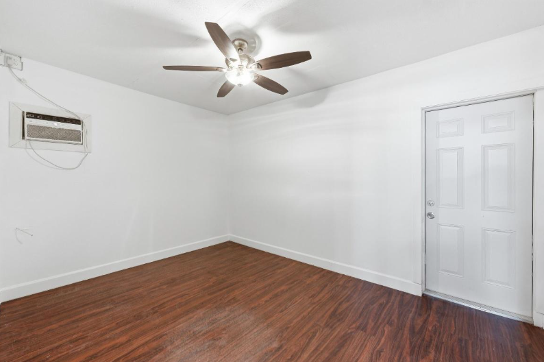 1394 Viscaya Dr - Photo 4 of 11