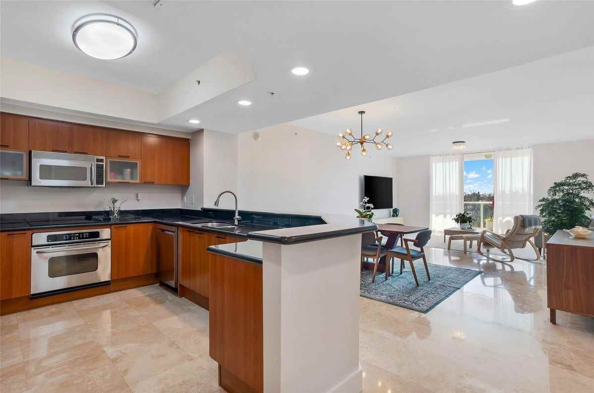 14951 Royal Oaks Ln ##901 - Photo 3 of 15