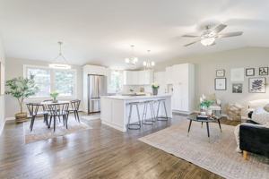 featured image of 2 Cliff View Dr