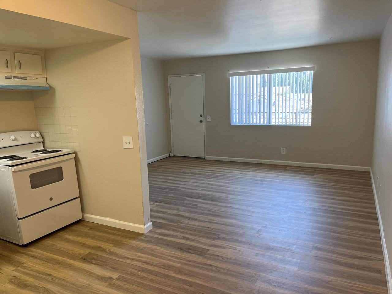 2523 Central Avenue #K - Photo 4 of 11