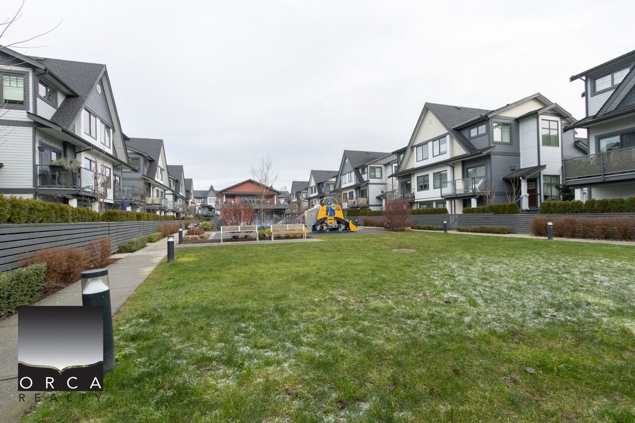 19451 Sutton Ave - Photo 5 of 50