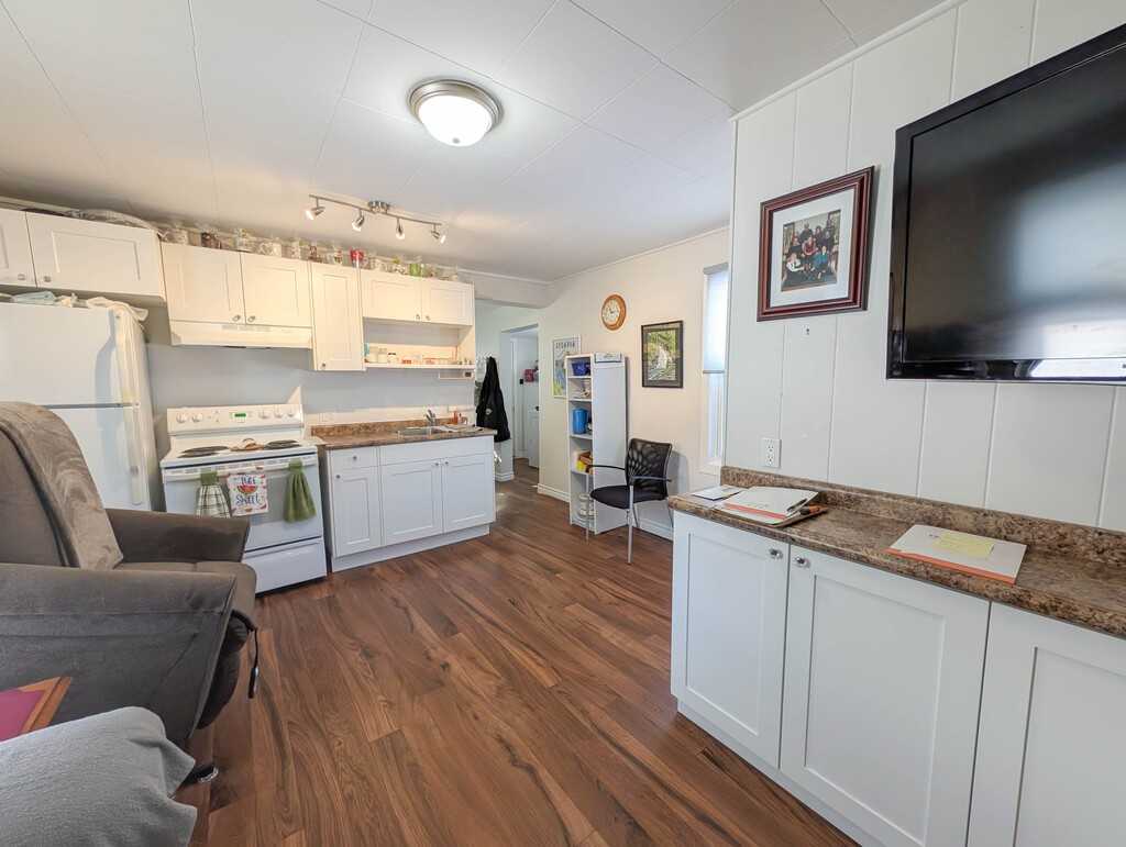 365 St George St - Photo 3 of 36