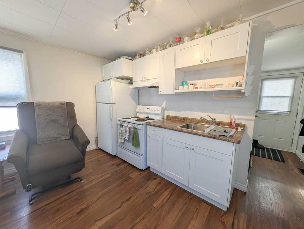 365 St George St - Photo 5 of 36