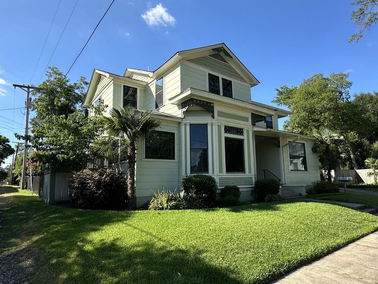 915 E 5th St #A - Photo 2 of 21