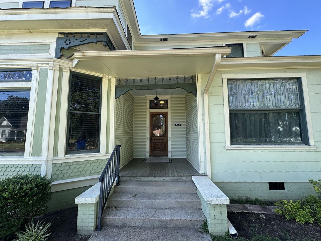 915 E 5th St #A - Photo 3 of 21