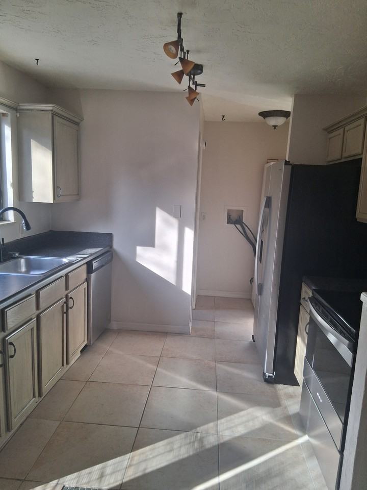 322 Canal Rd #16 - Photo 4 of 20