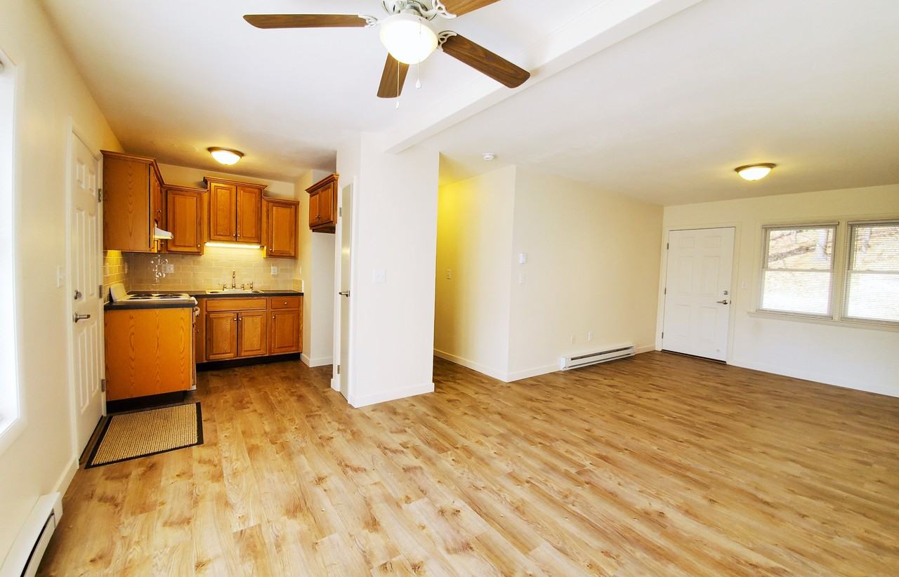 72 Leigh Ave #C - Photo 2 of 8