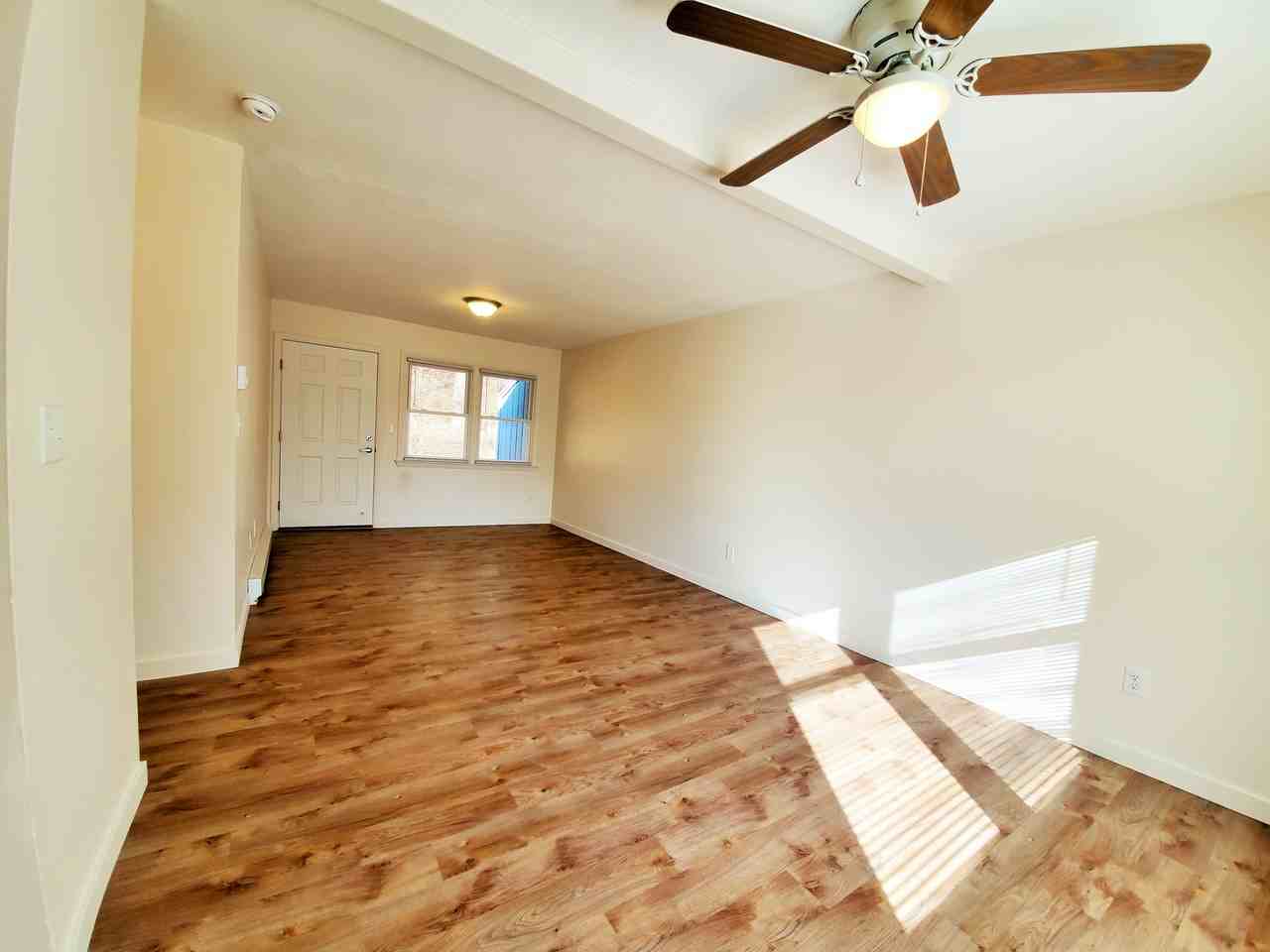 72 Leigh Ave #C - Photo 3 of 8