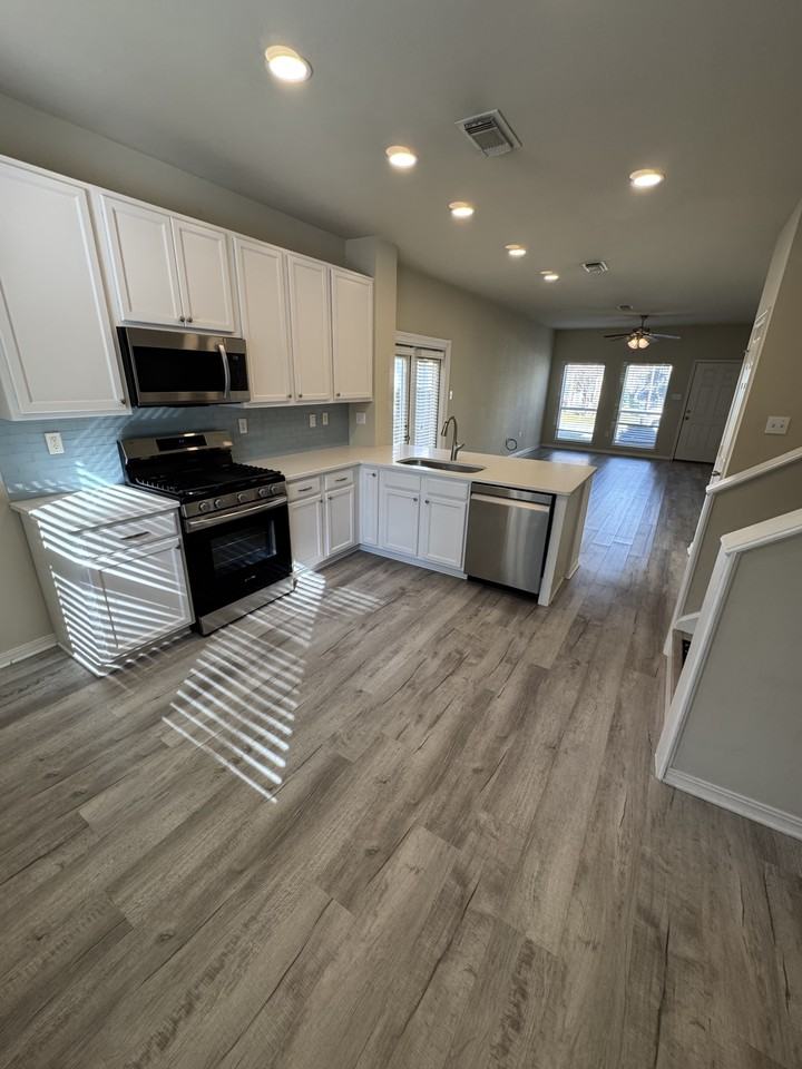 3061 Dundee Loop S #3061 - Photo 3 of 21