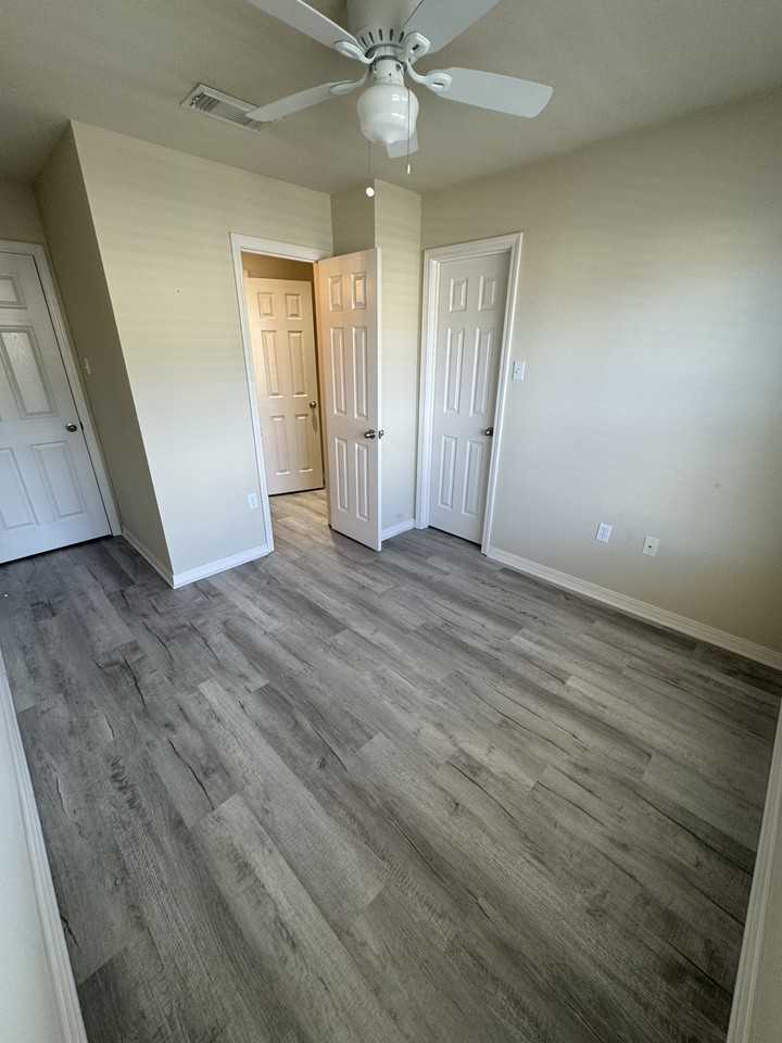 3061 Dundee Loop S #3061 - Photo 5 of 21