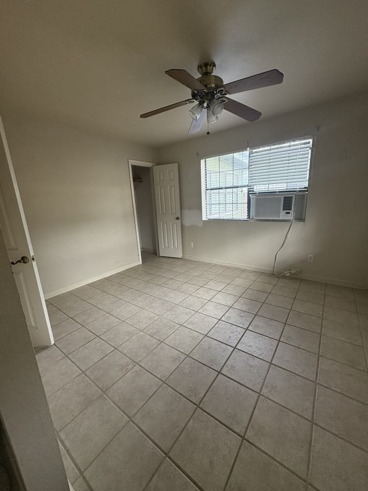 114 Fleury Way #B - Photo 3 of 5