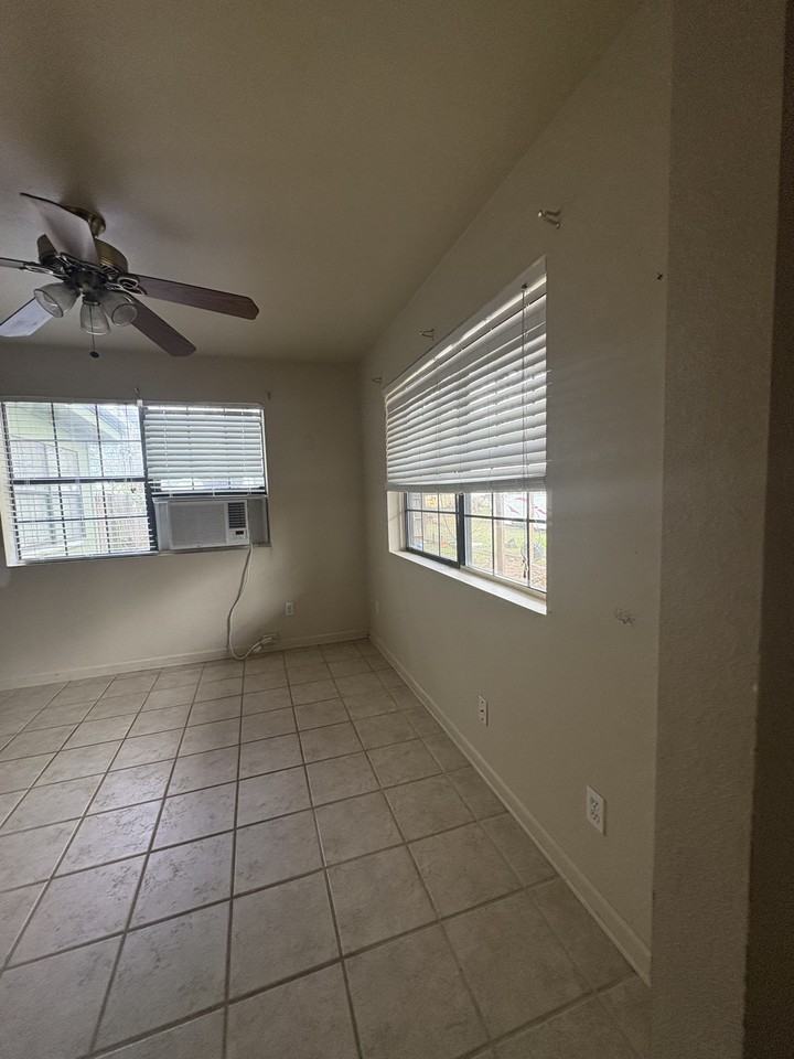 114 Fleury Way #B - Photo 4 of 5