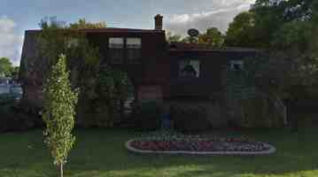 featured image of 201 W Oak St #1