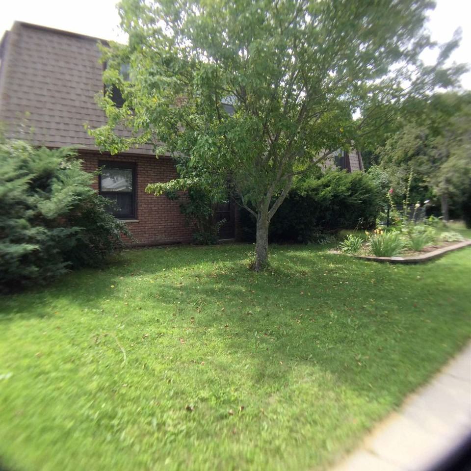 201 W Oak St #1 - Photo 3 of 22