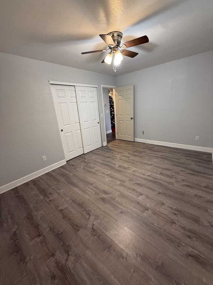 2517 W Fremont Dr #NA - Photo 2 of 11