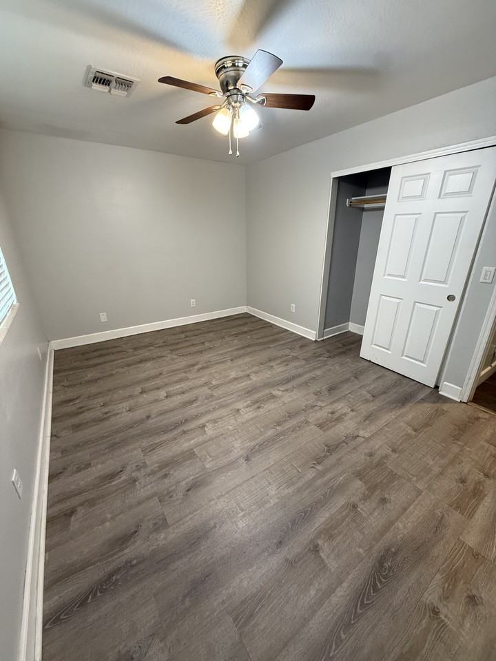 2517 W Fremont Dr #NA - Photo 3 of 11