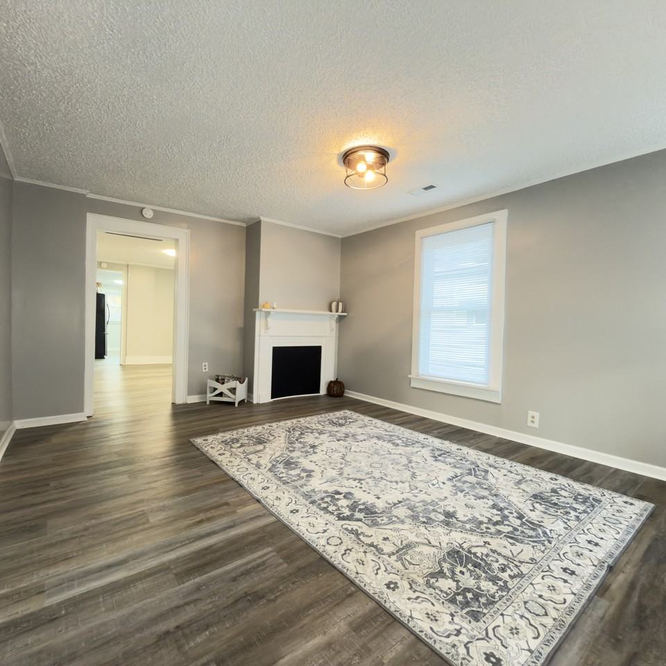 4320 Wallace St #NA - Photo 2 of 12