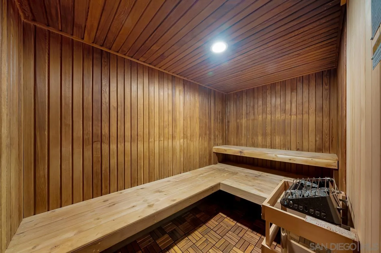 12015 Alta Carmel Ct #299 - Photo 7 of 32