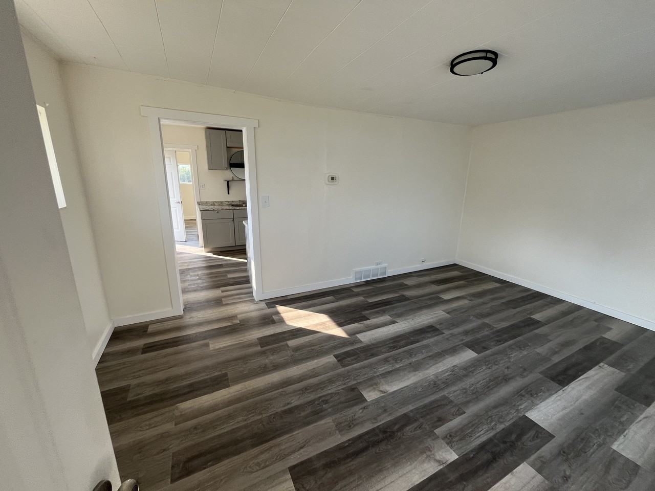 120 6th Ave Se #2 - Photo 3 of 9