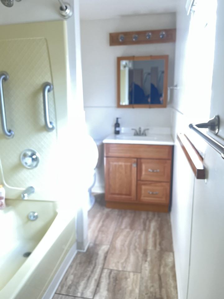 168 Main St #B - Photo 5 of 16